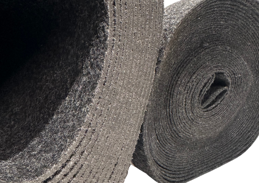 Absorberende filt membran er genbrugt messetæppe